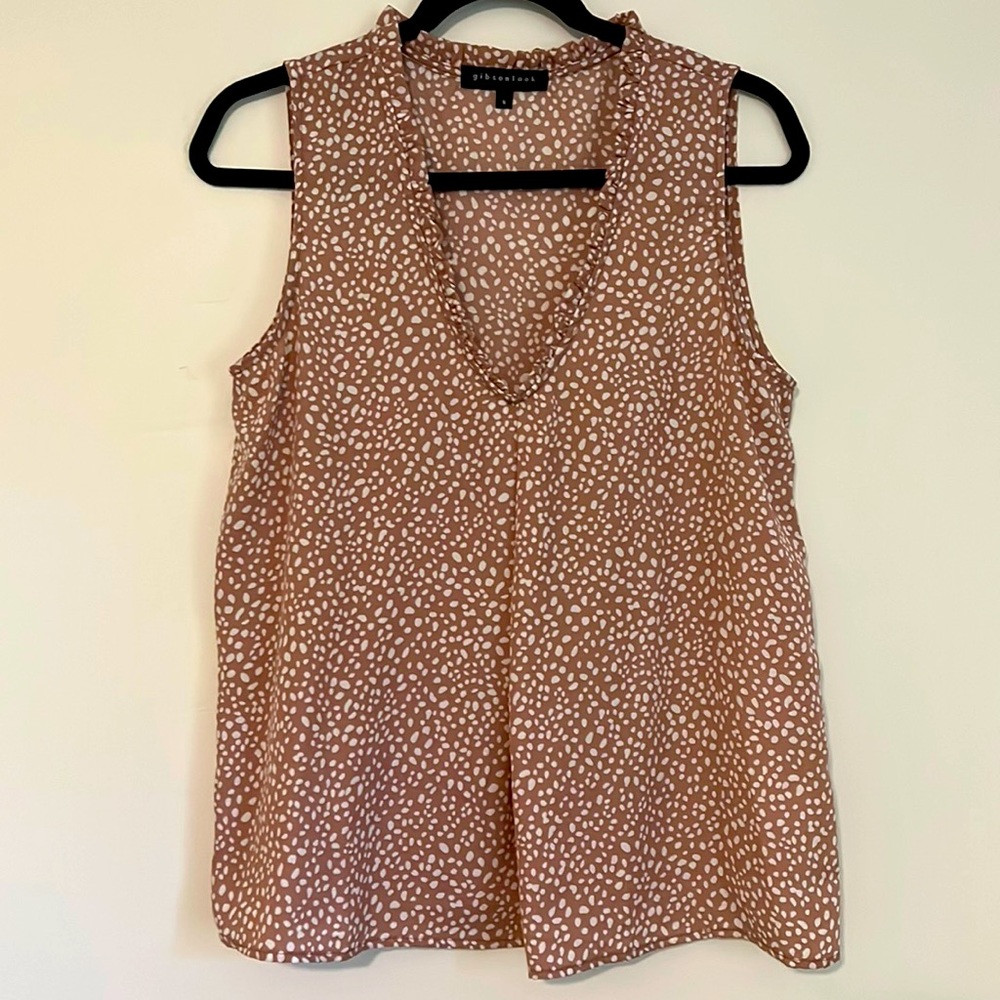 Gibson Look sleeveless mauve top